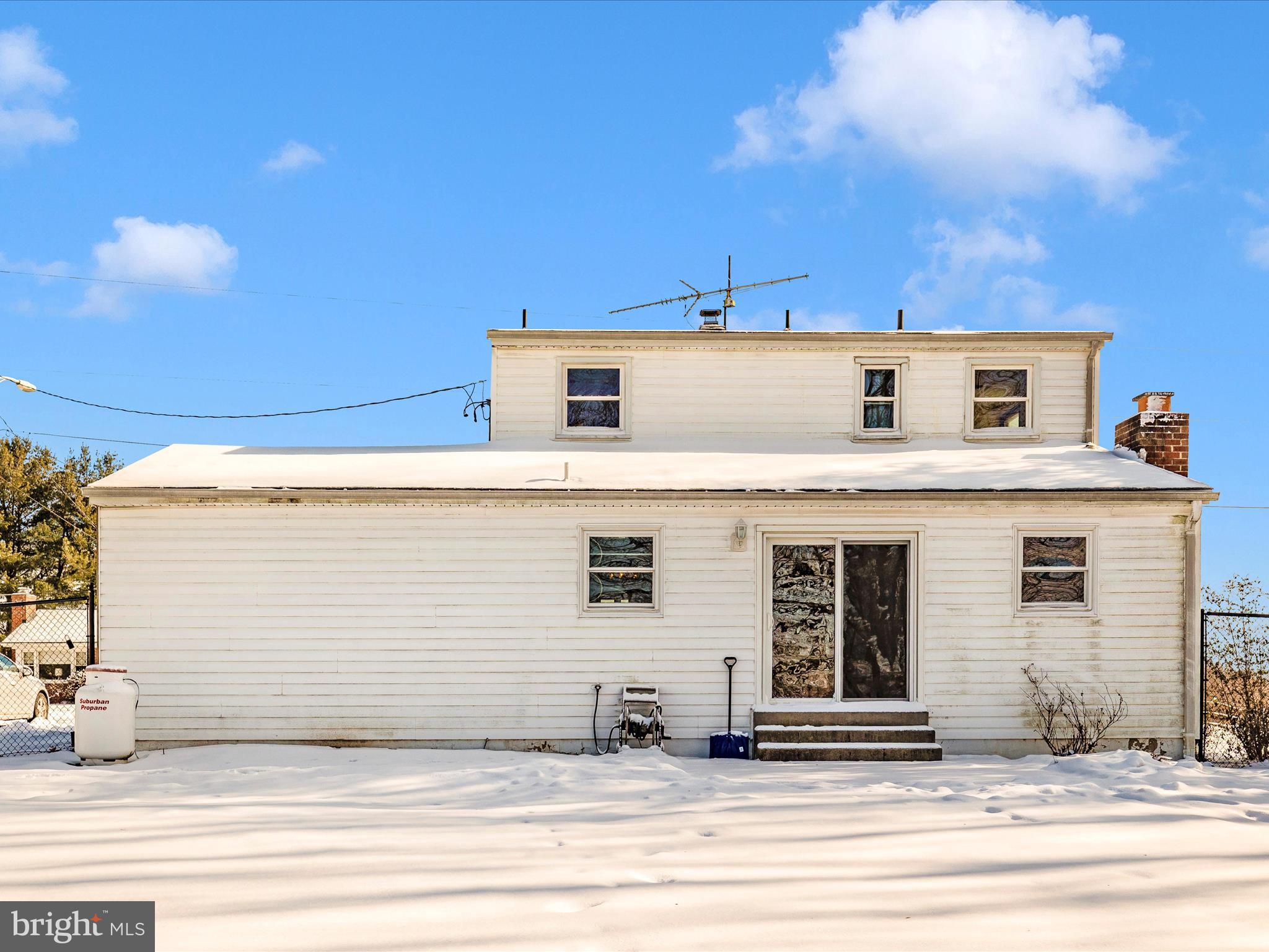 23700 Pleasant View Ln