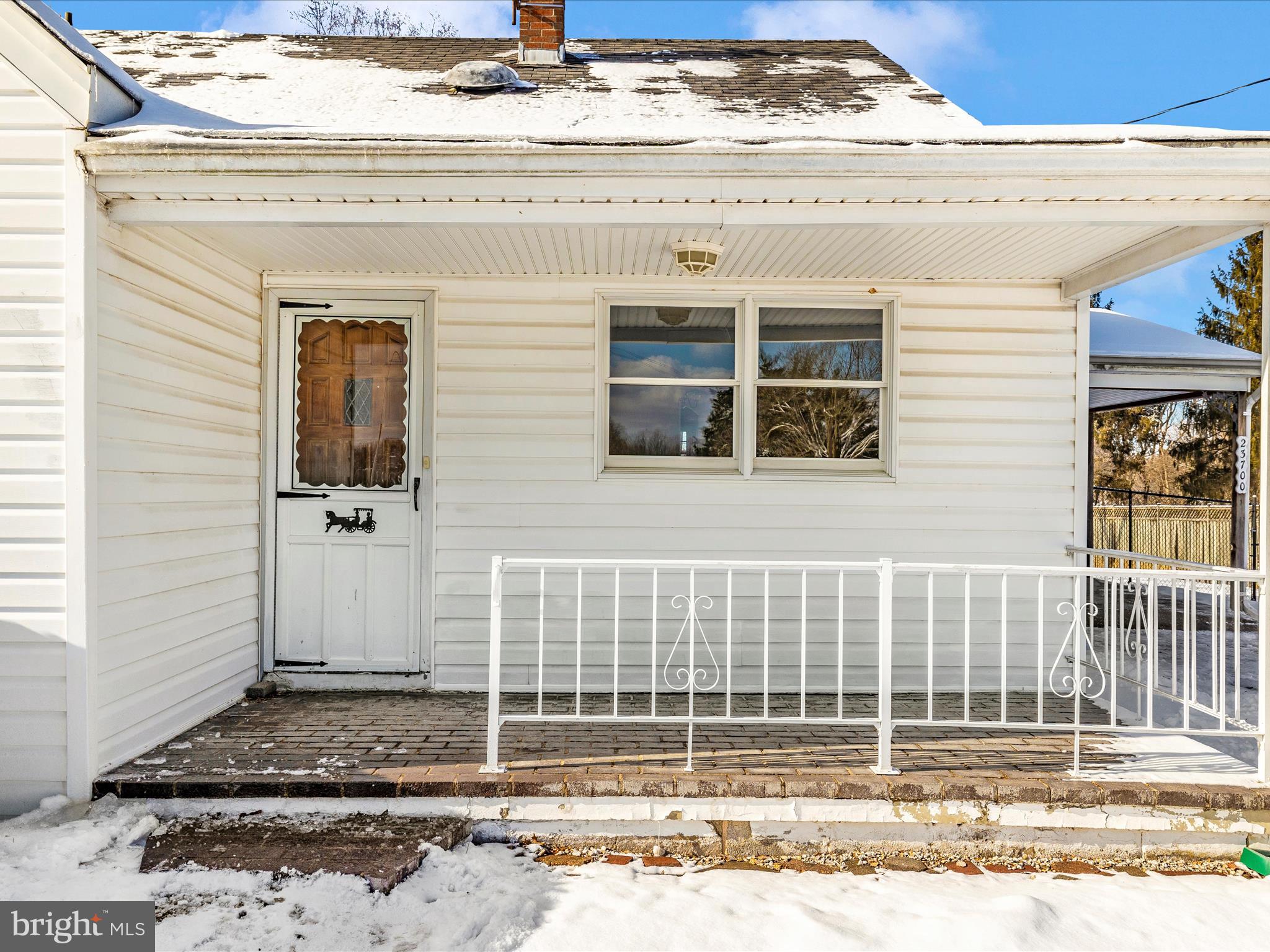 23700 Pleasant View Ln