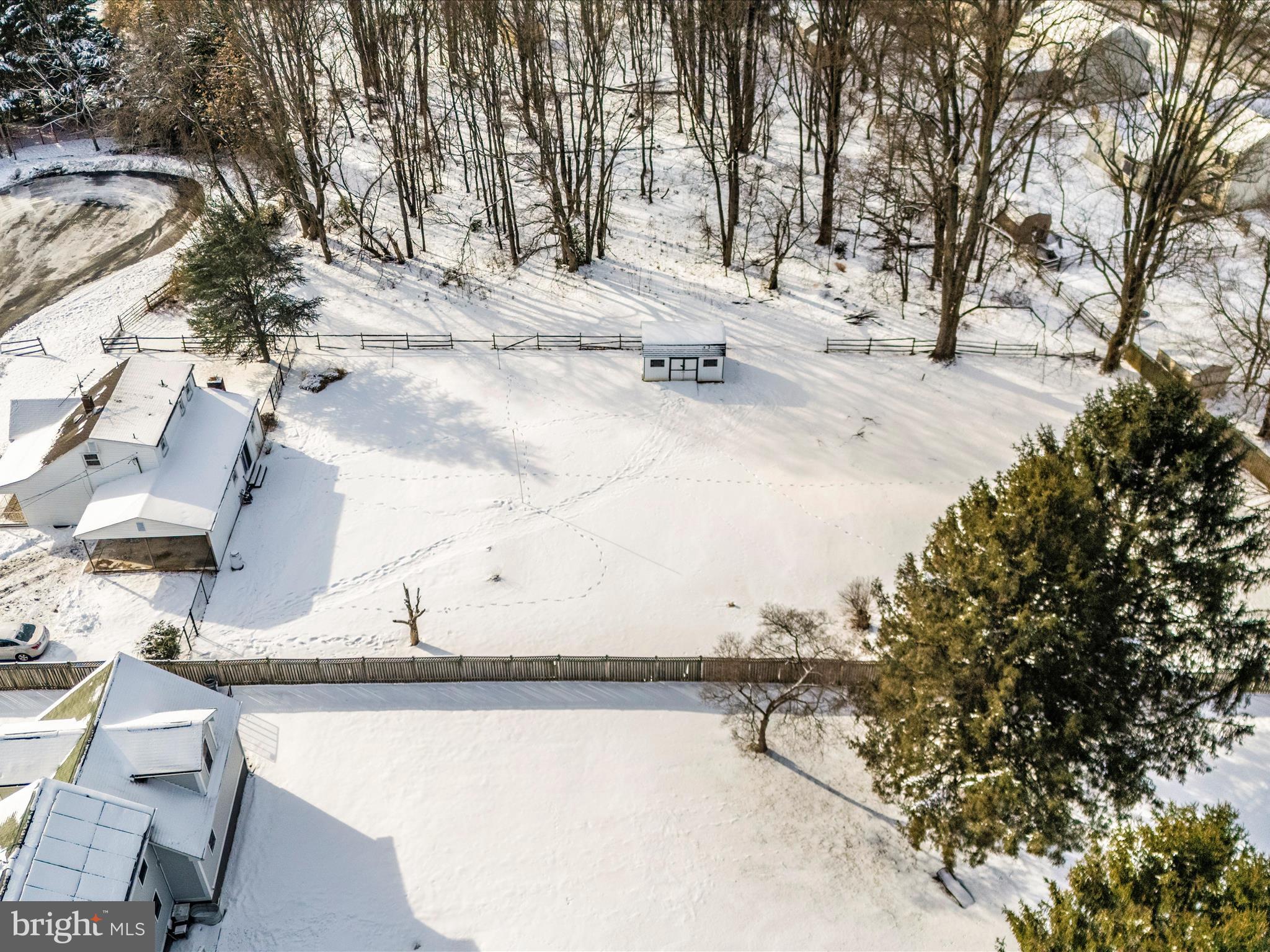 23700 Pleasant View Ln