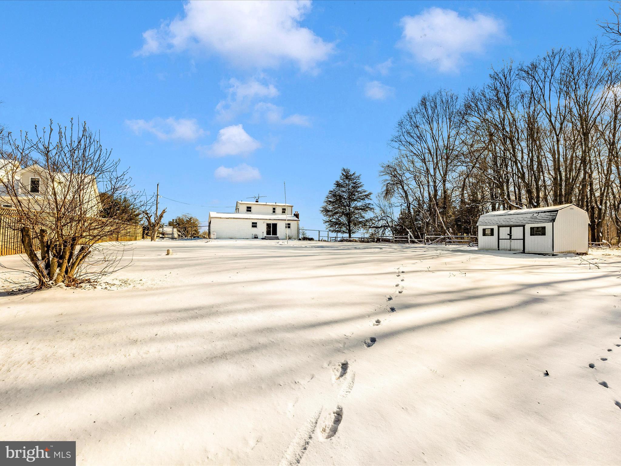 23700 Pleasant View Ln