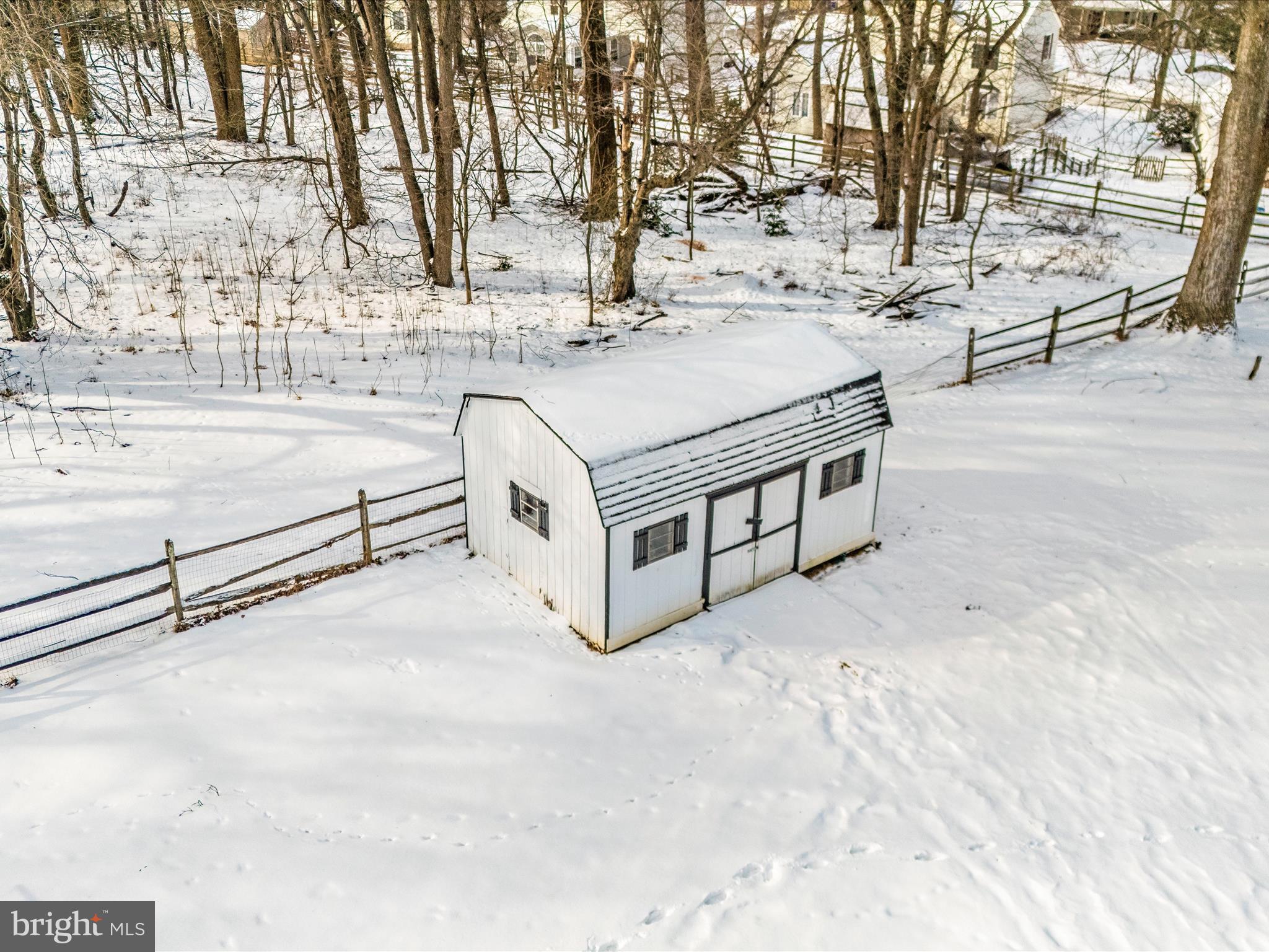 23700 Pleasant View Ln