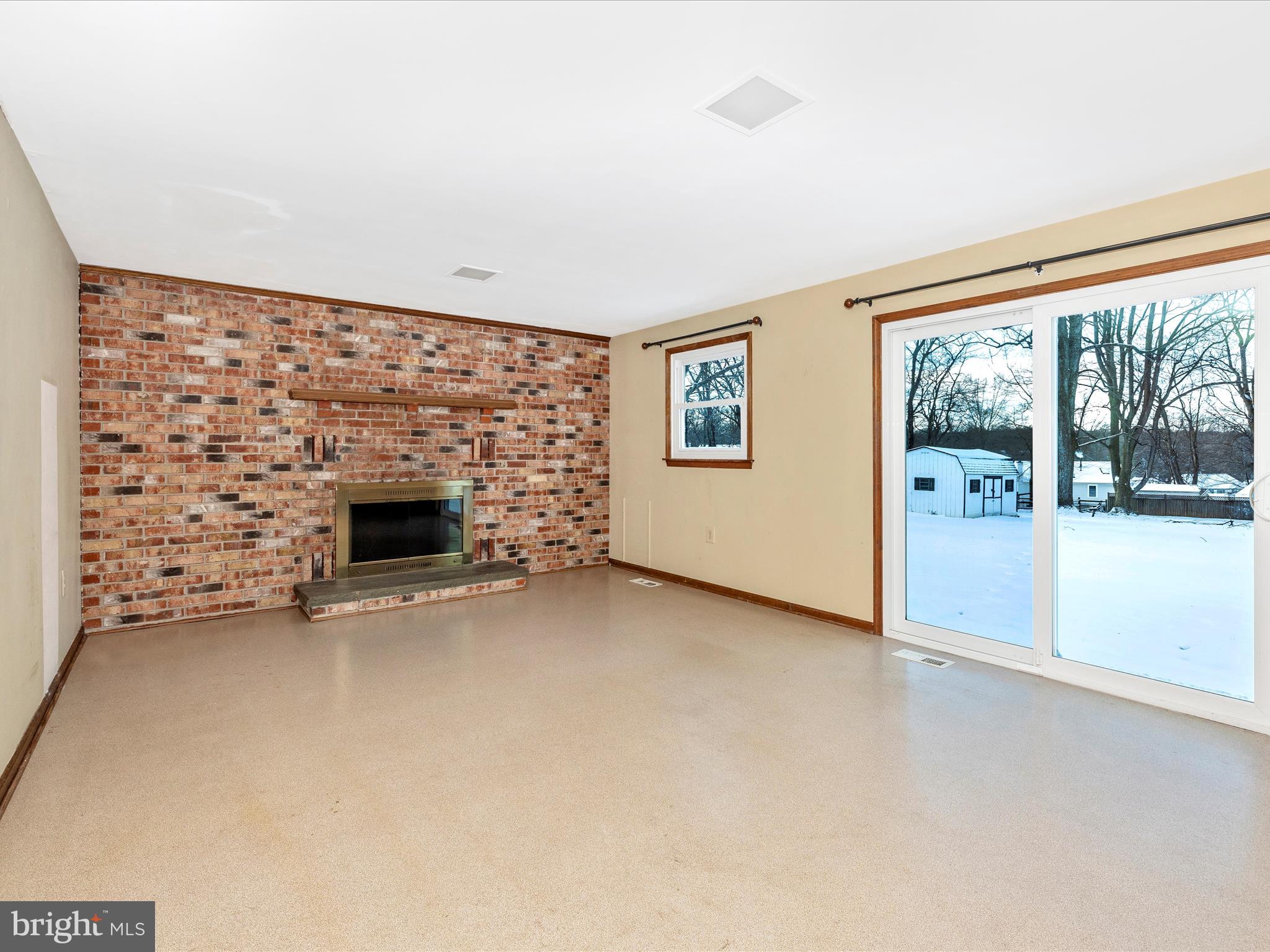 23700 Pleasant View Ln