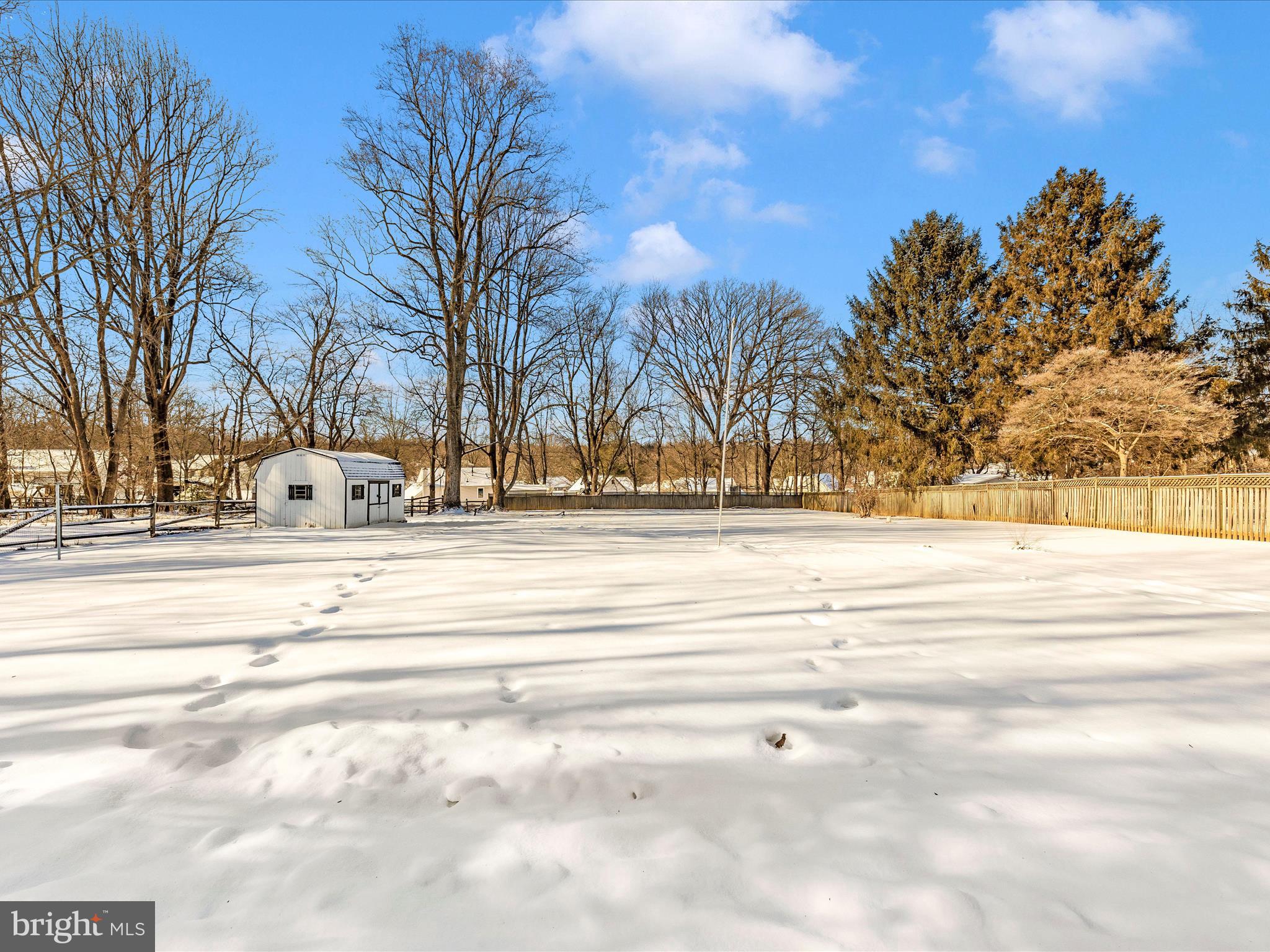 23700 Pleasant View Ln