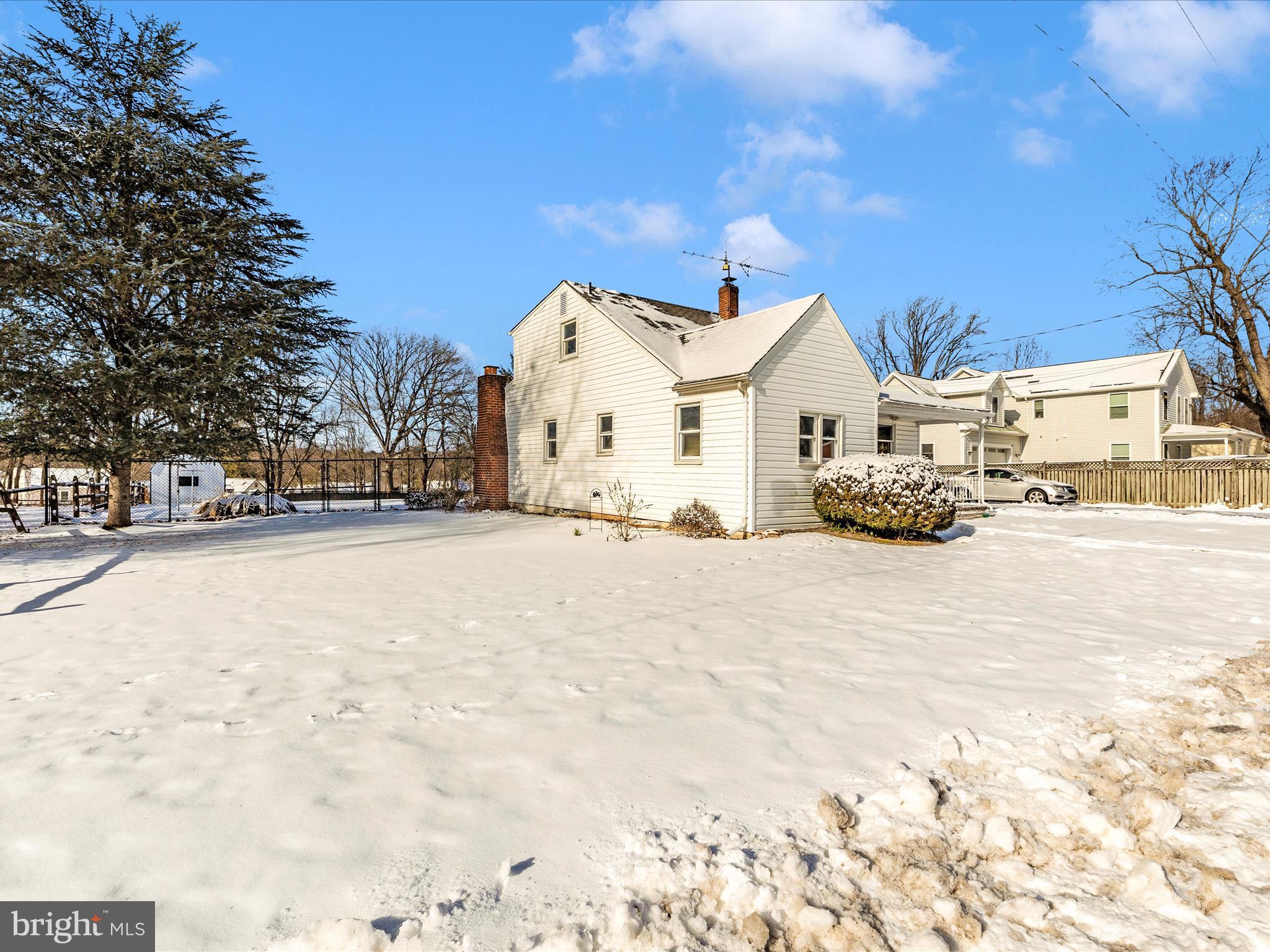 23700 Pleasant View Ln