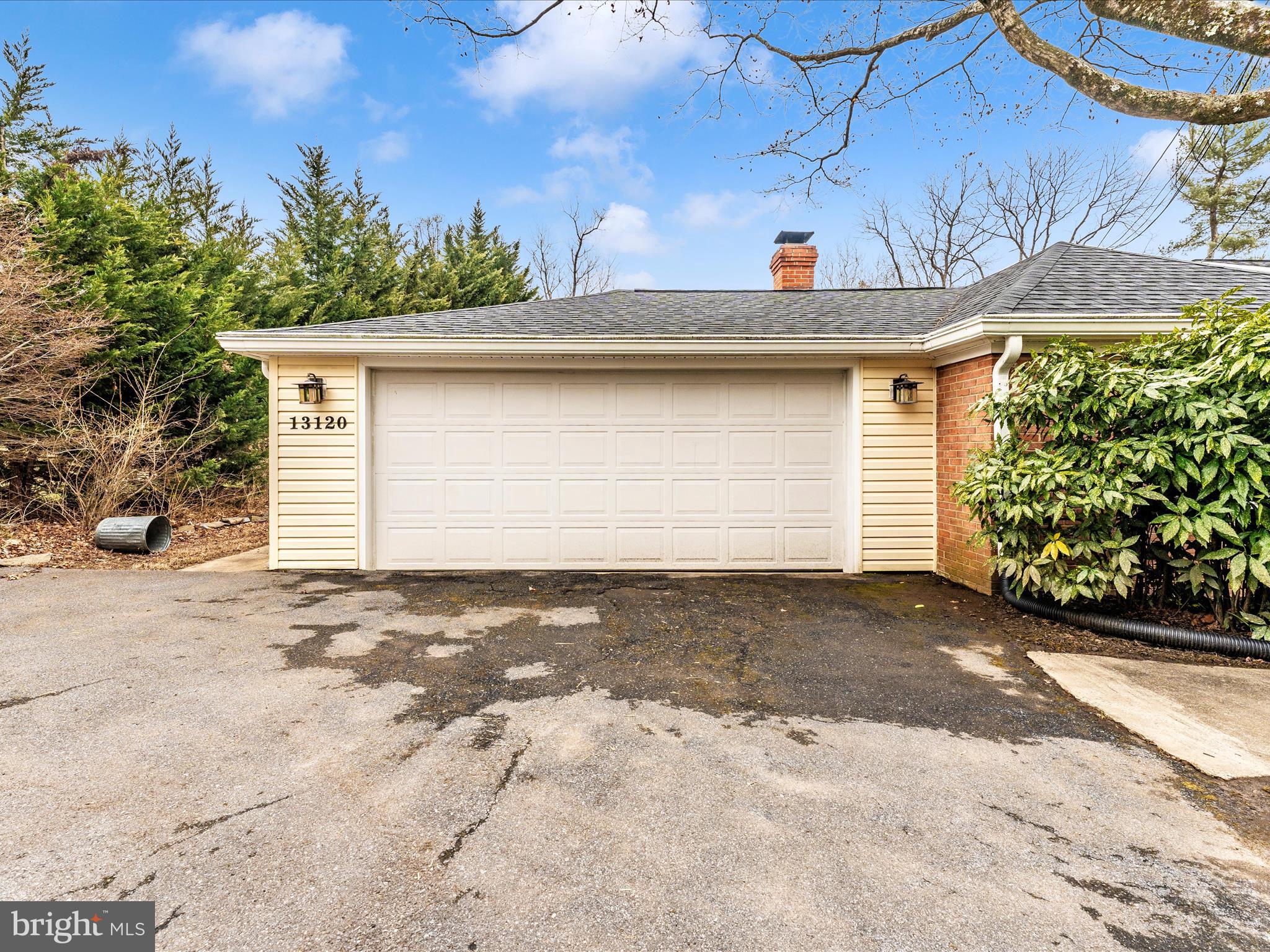 13120 Chestnut Oak Dr