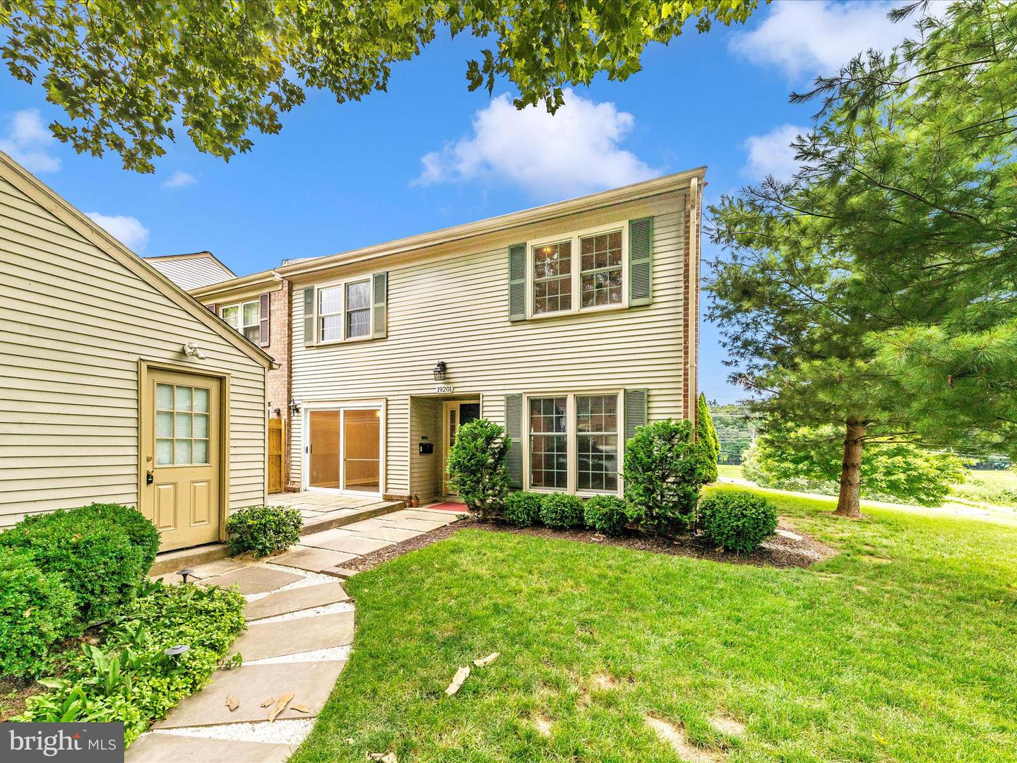 19201 Racine Ct