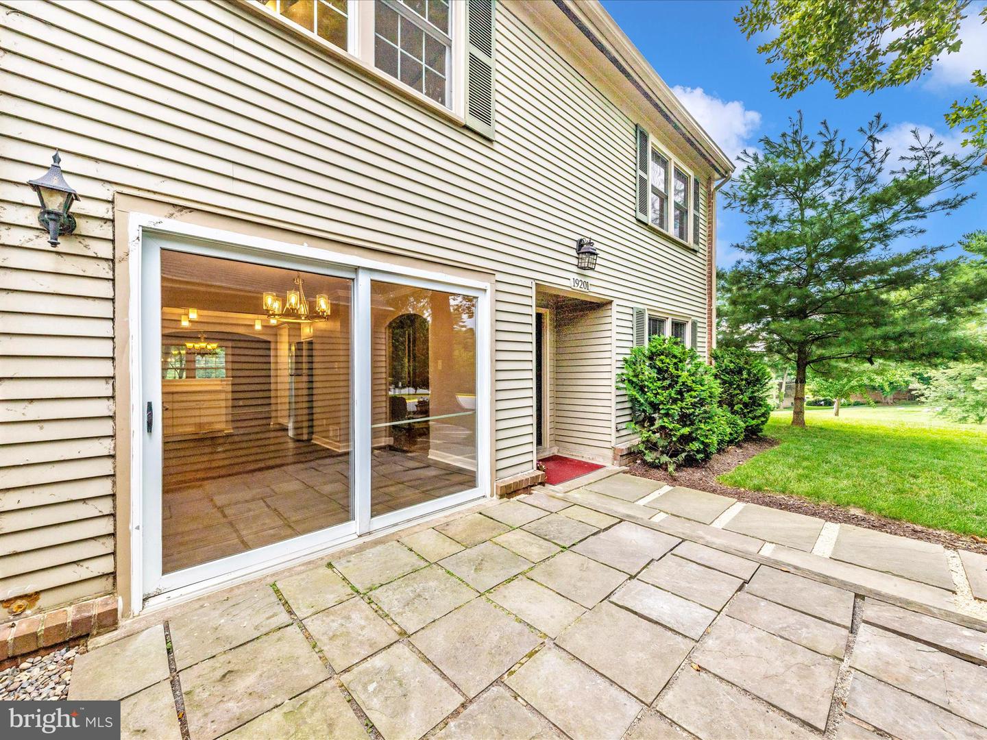 19201 Racine Ct