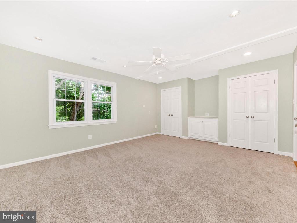 19201 Racine Ct