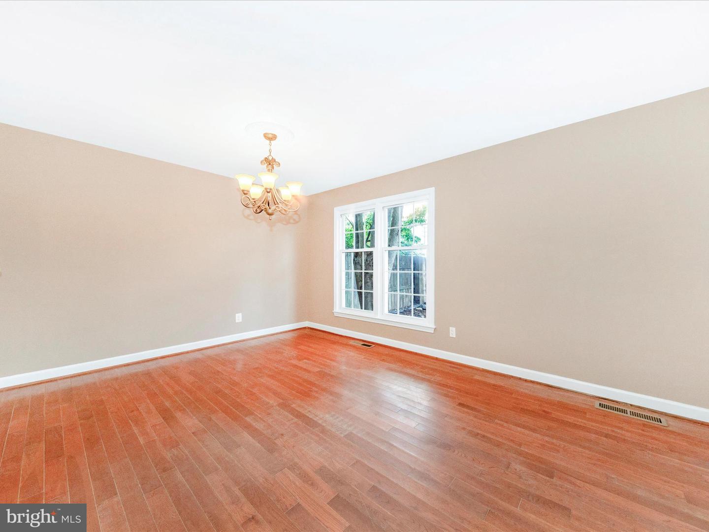 19201 Racine Ct