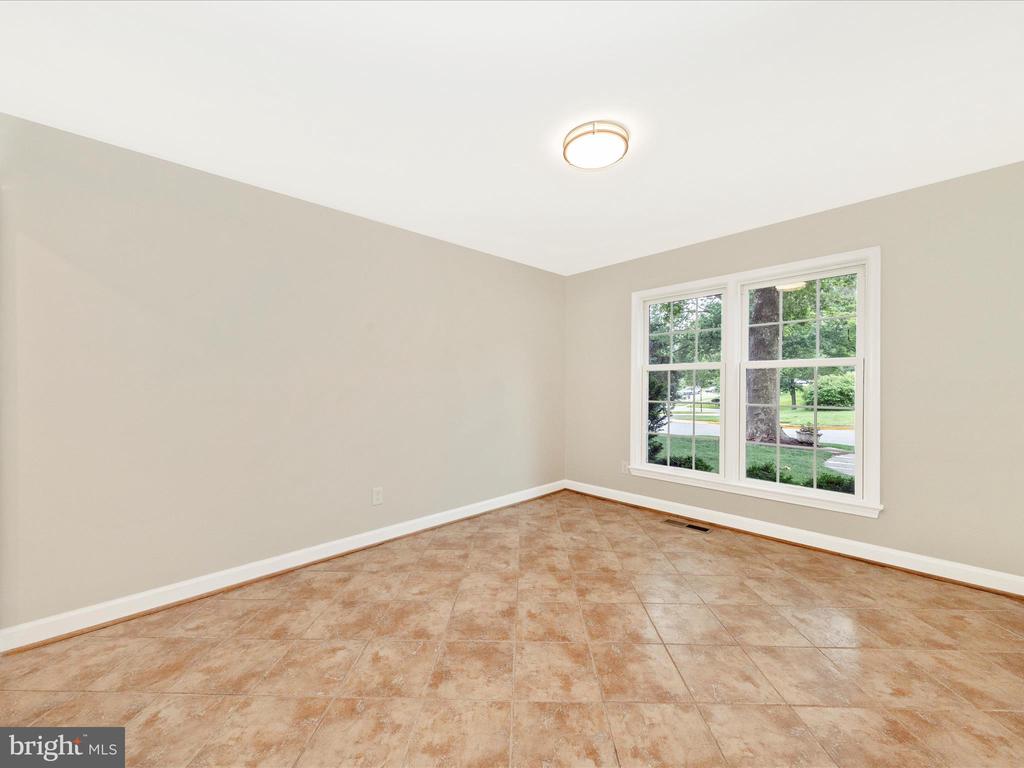 19201 Racine Ct
