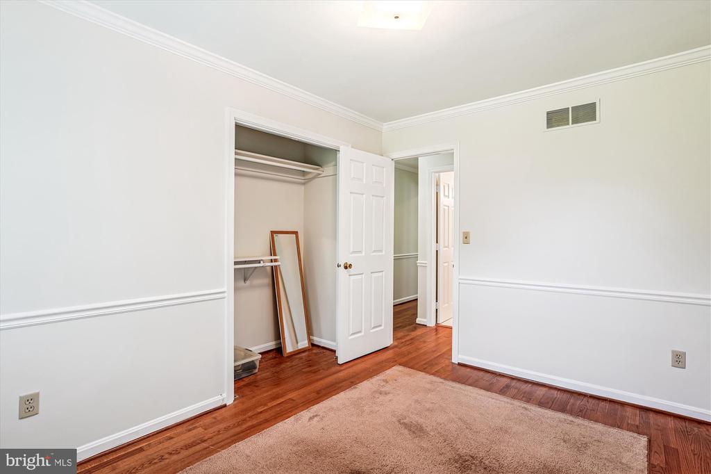 13200 CHESTNUT OAK DRIVE