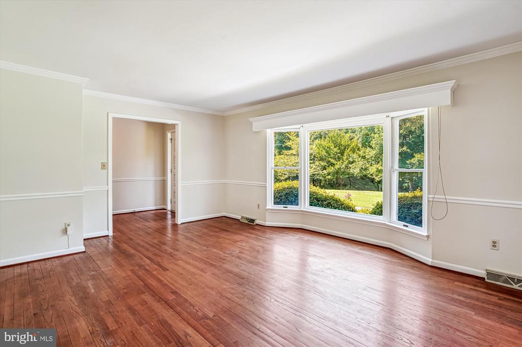 13200 CHESTNUT OAK DRIVE