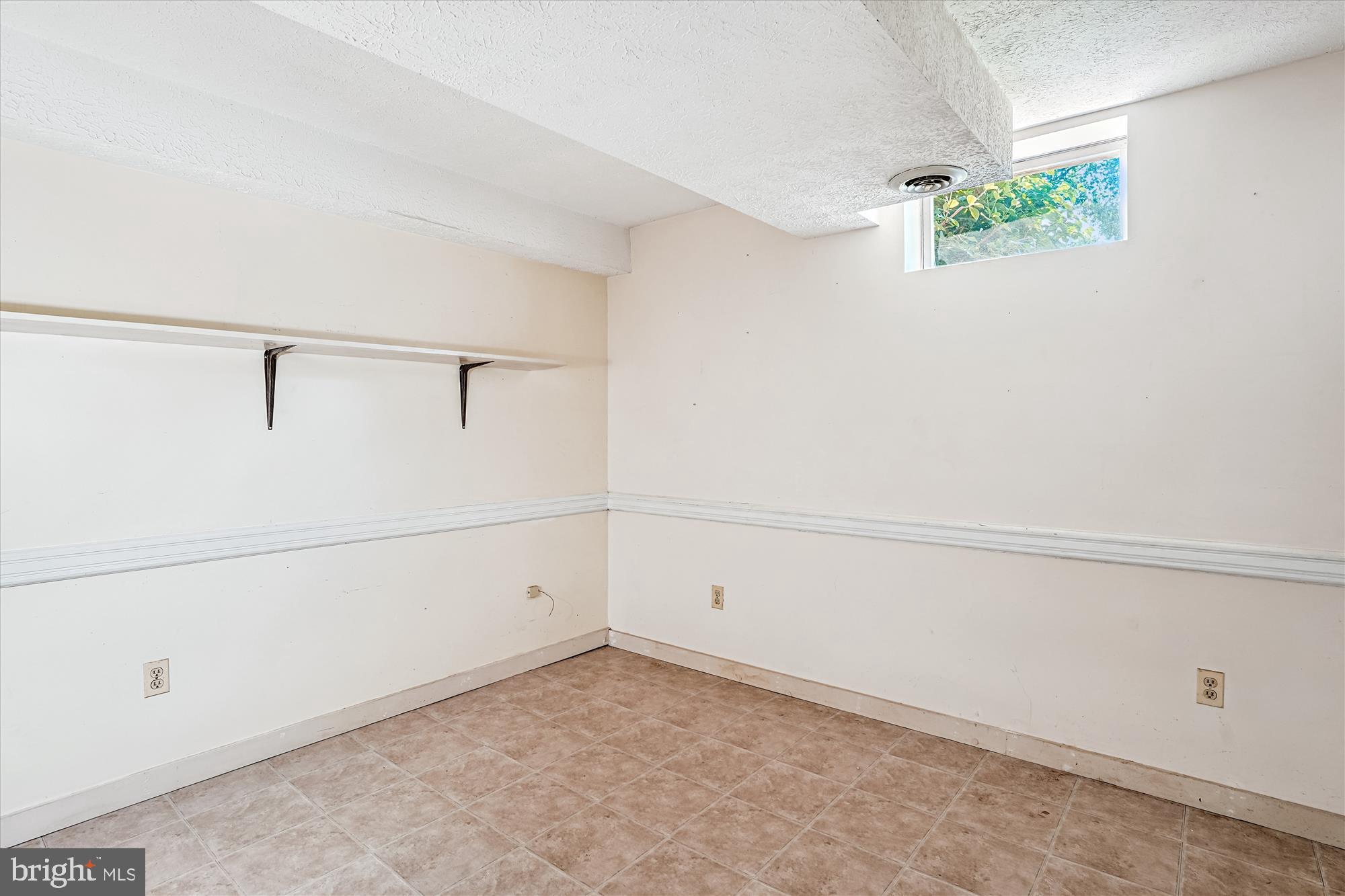 13200 CHESTNUT OAK DRIVE