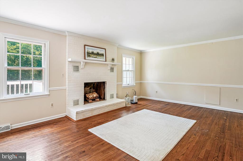 13200 CHESTNUT OAK DRIVE