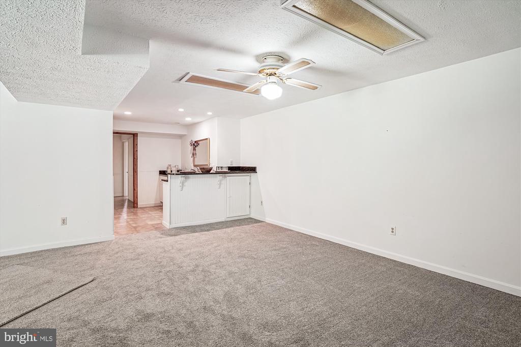 13200 CHESTNUT OAK DRIVE