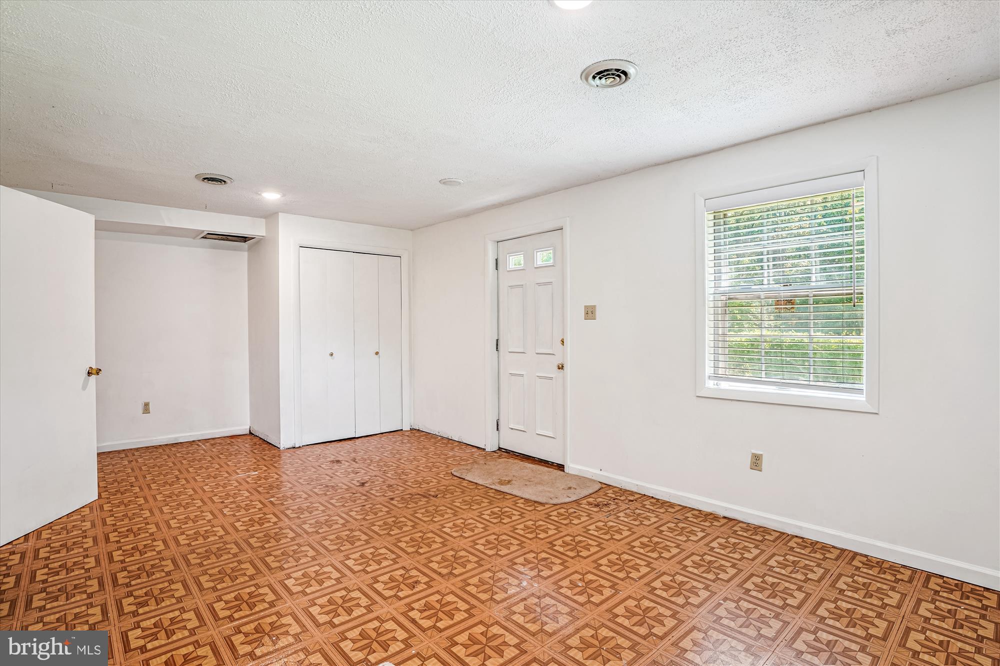 13200 CHESTNUT OAK DRIVE