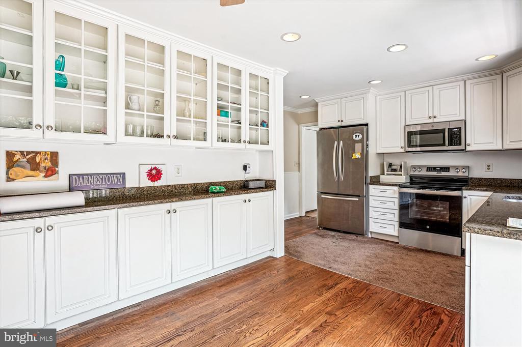 13200 CHESTNUT OAK DRIVE