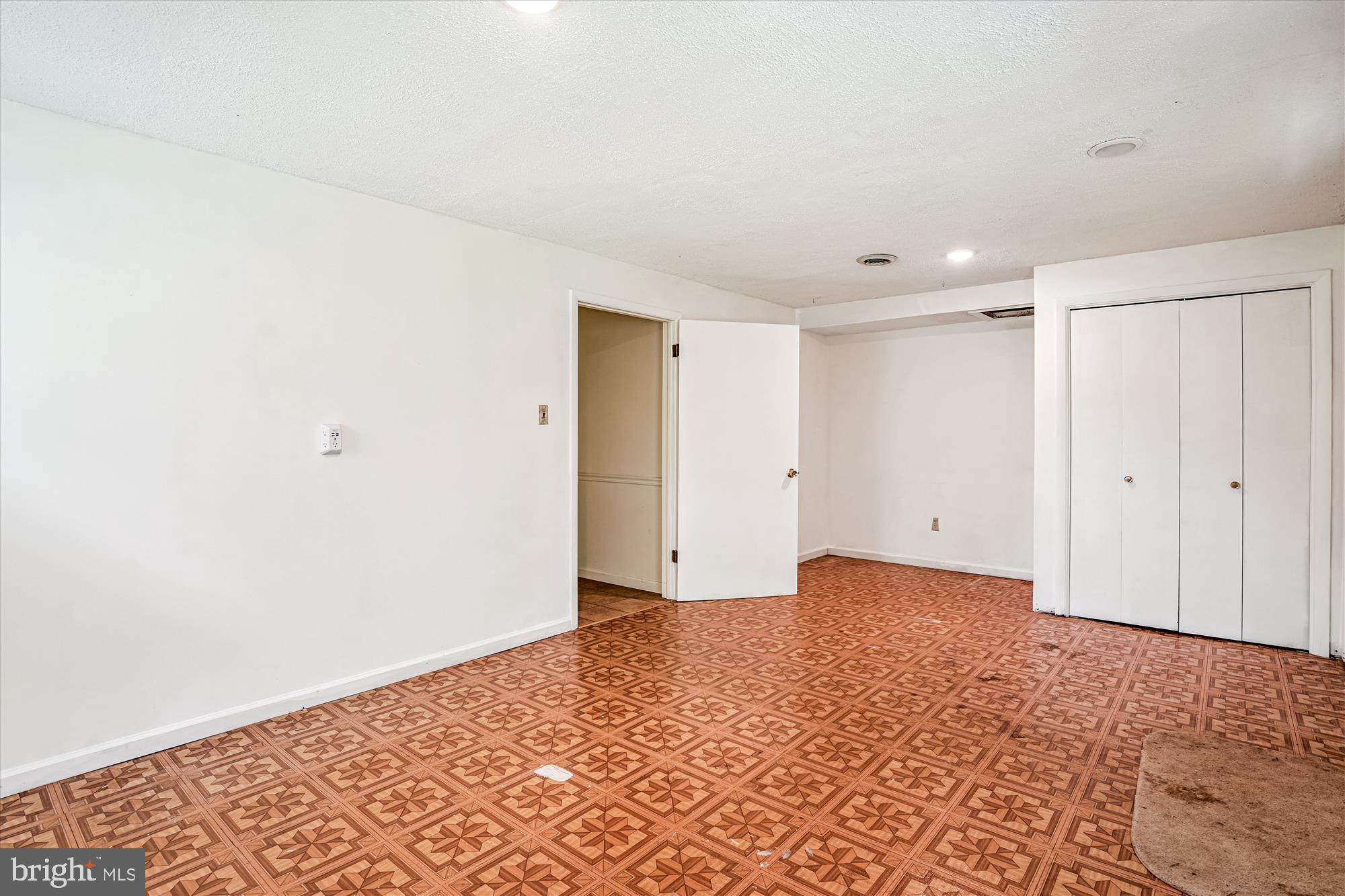 13200 CHESTNUT OAK DRIVE