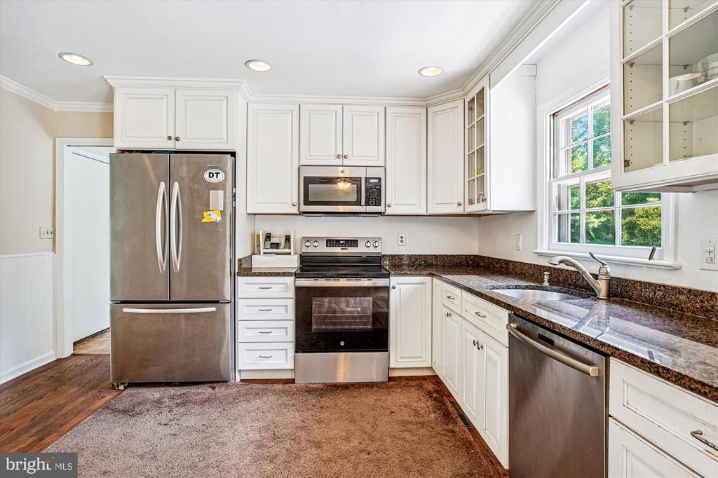 13200 CHESTNUT OAK DRIVE
