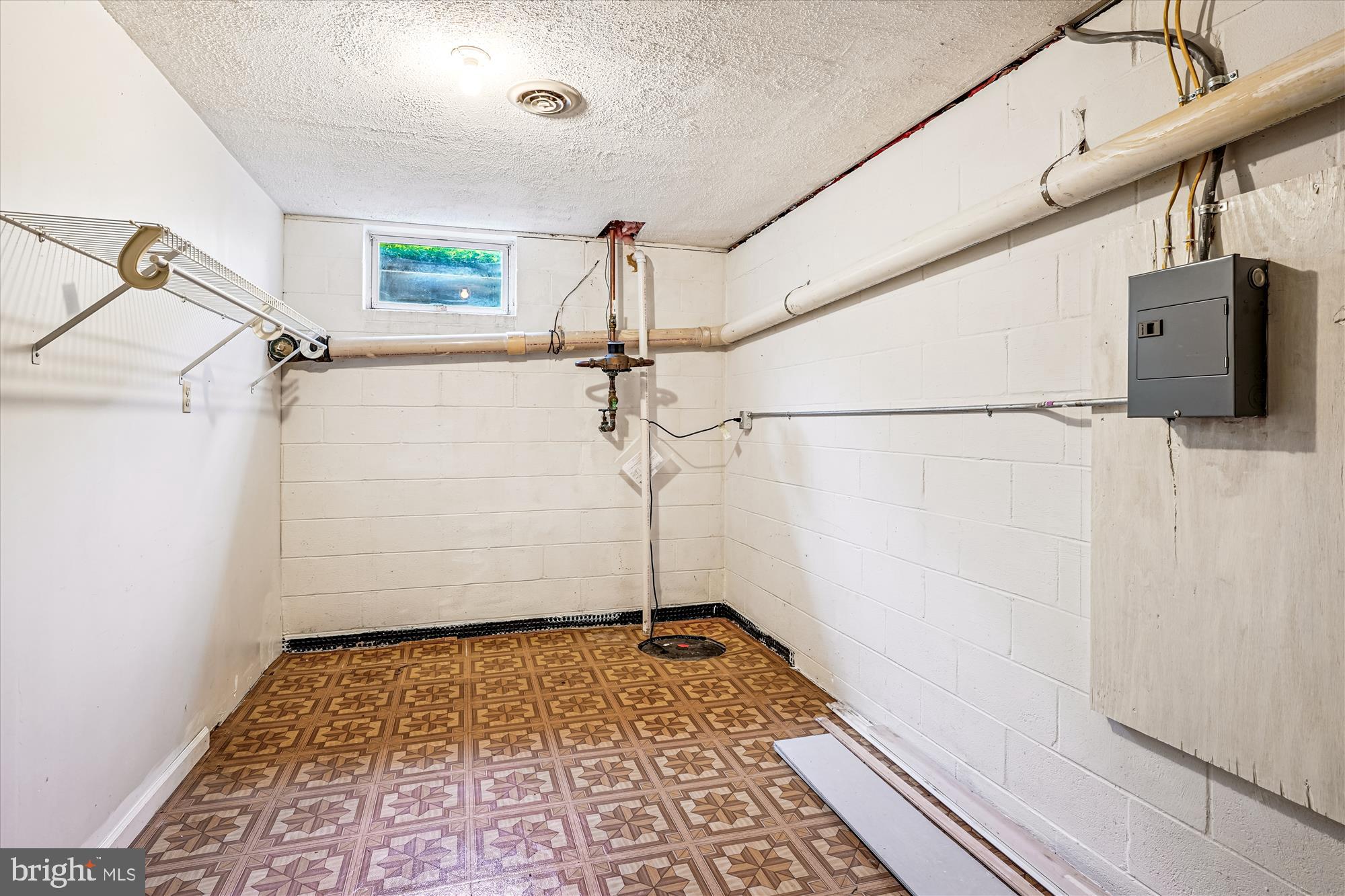 13200 CHESTNUT OAK DRIVE