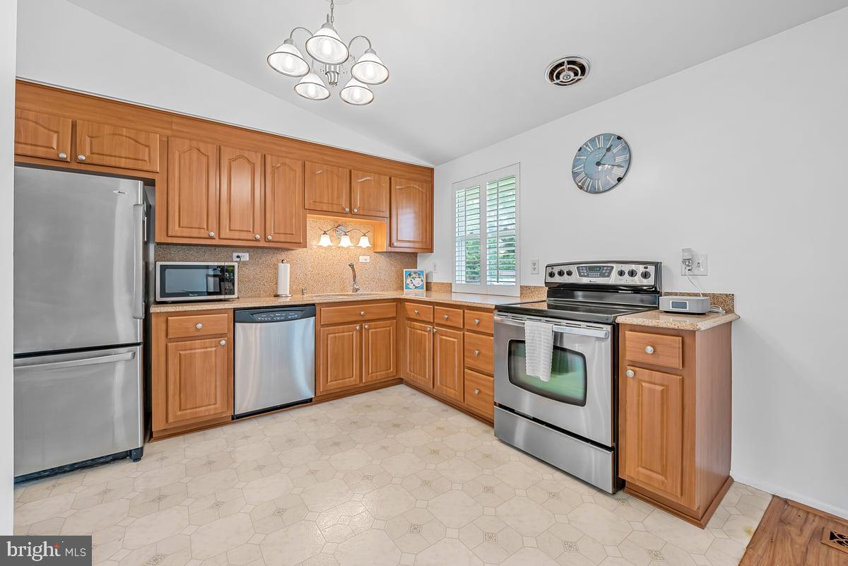 19225 WALTERS AVENUE