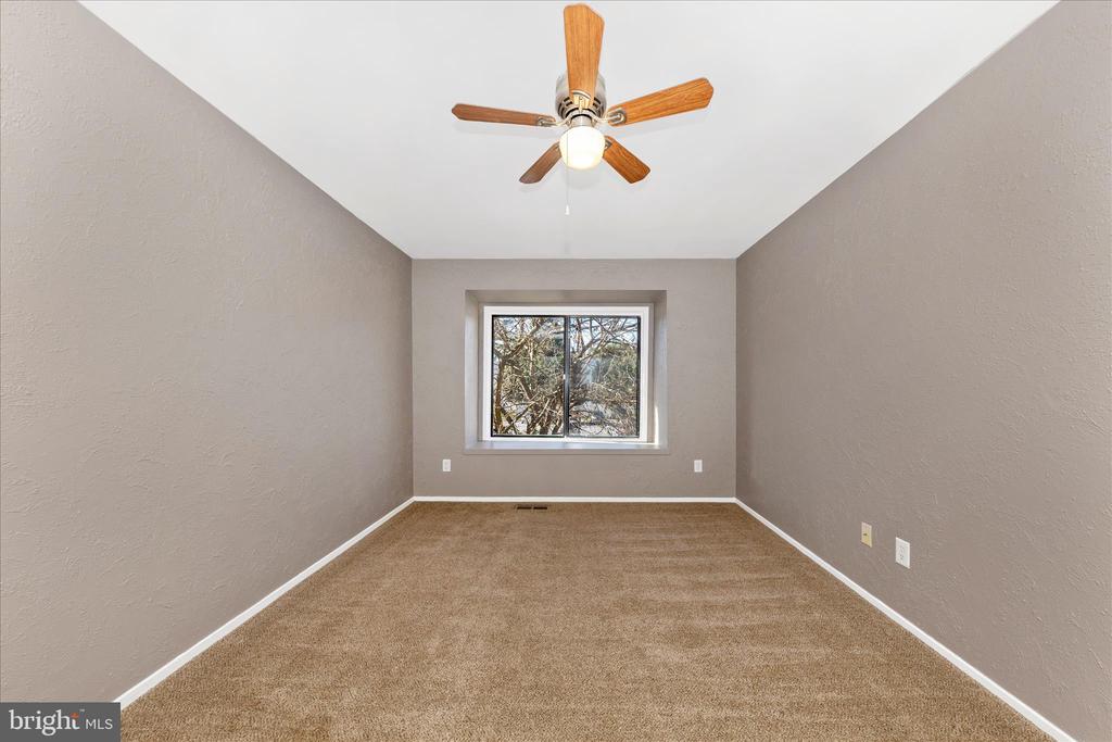 9989 RIDGELINE DRIVE