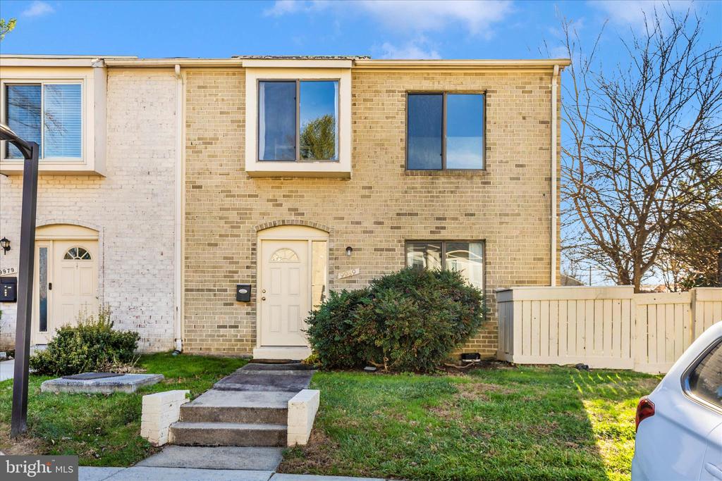 9989 RIDGELINE DRIVE