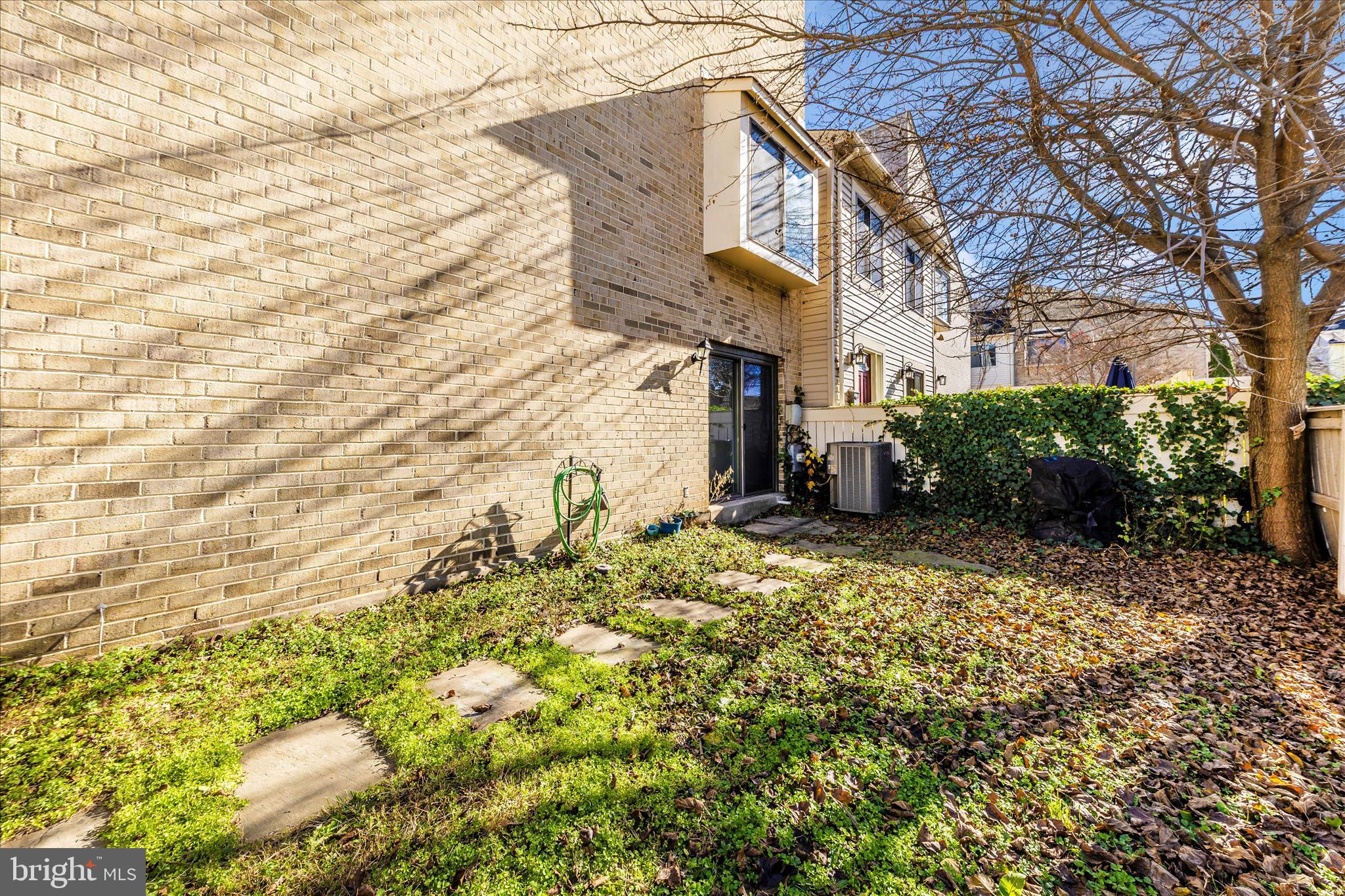 9989 RIDGELINE DRIVE