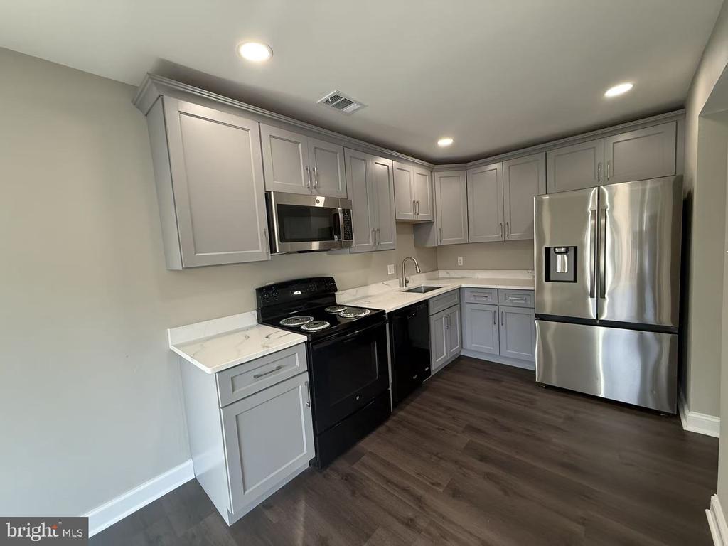 18540 BAY LEAF WAY