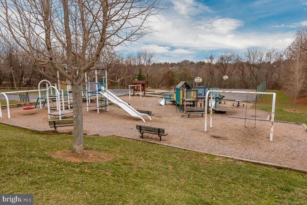 20667 SHADYSIDE WAY 8-124