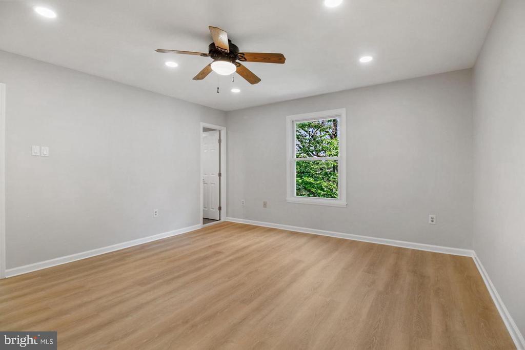 728 QUINCE ORCHARD BOULEVARD Unit: 201