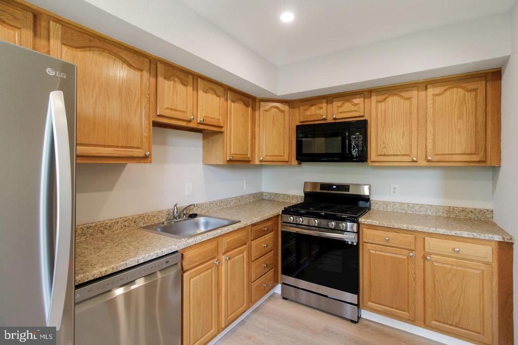 728 QUINCE ORCHARD BOULEVARD Unit: 201