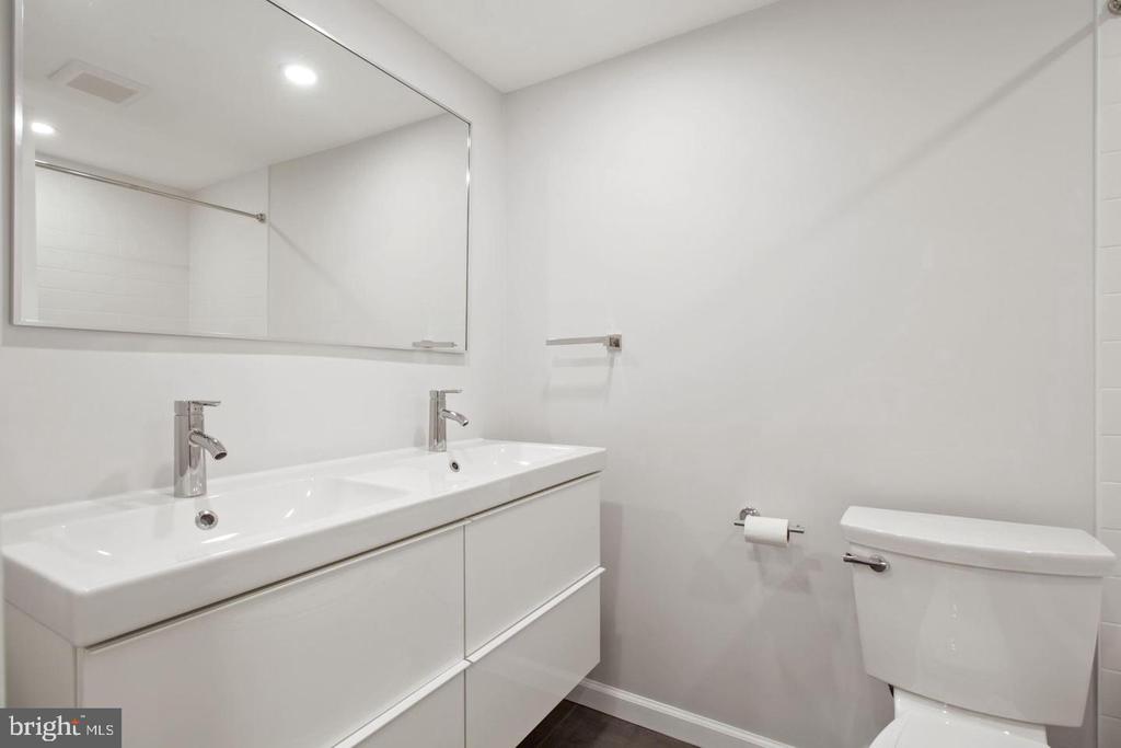 728 QUINCE ORCHARD BOULEVARD Unit: 201