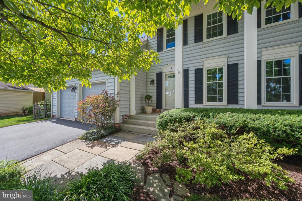 9 DOOLITTLE COURT