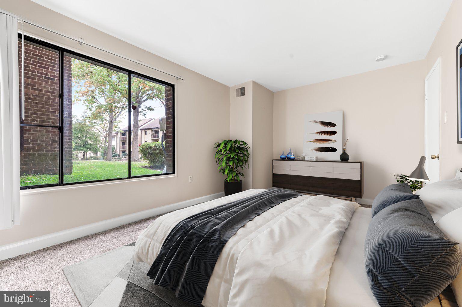 15601 Dorset ROAD Unit: 1