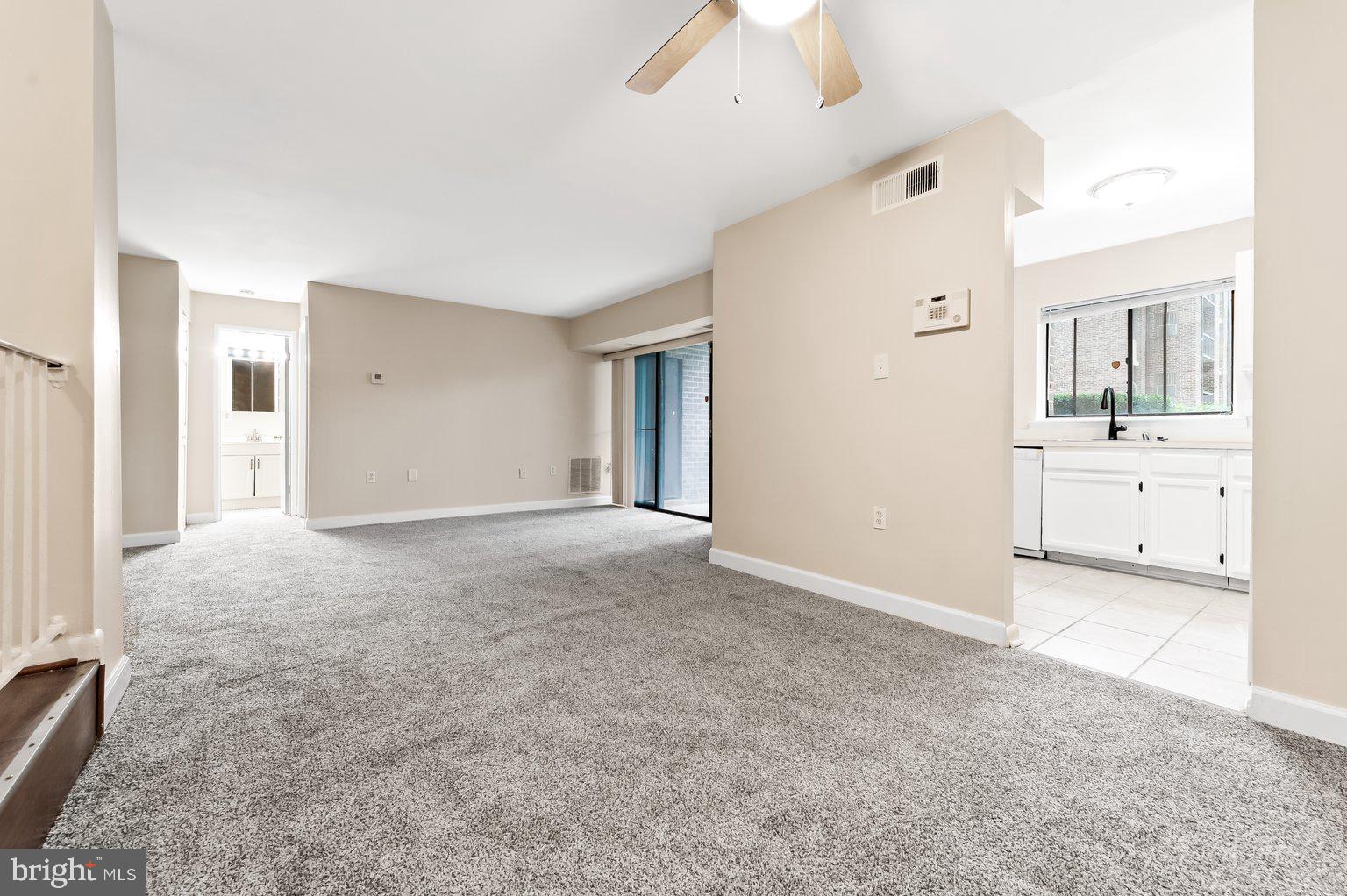 15601 Dorset ROAD Unit: 1