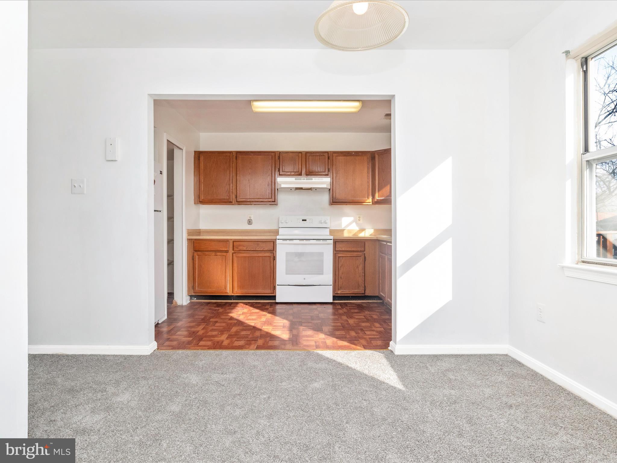 6110 Beacon Hill Pl