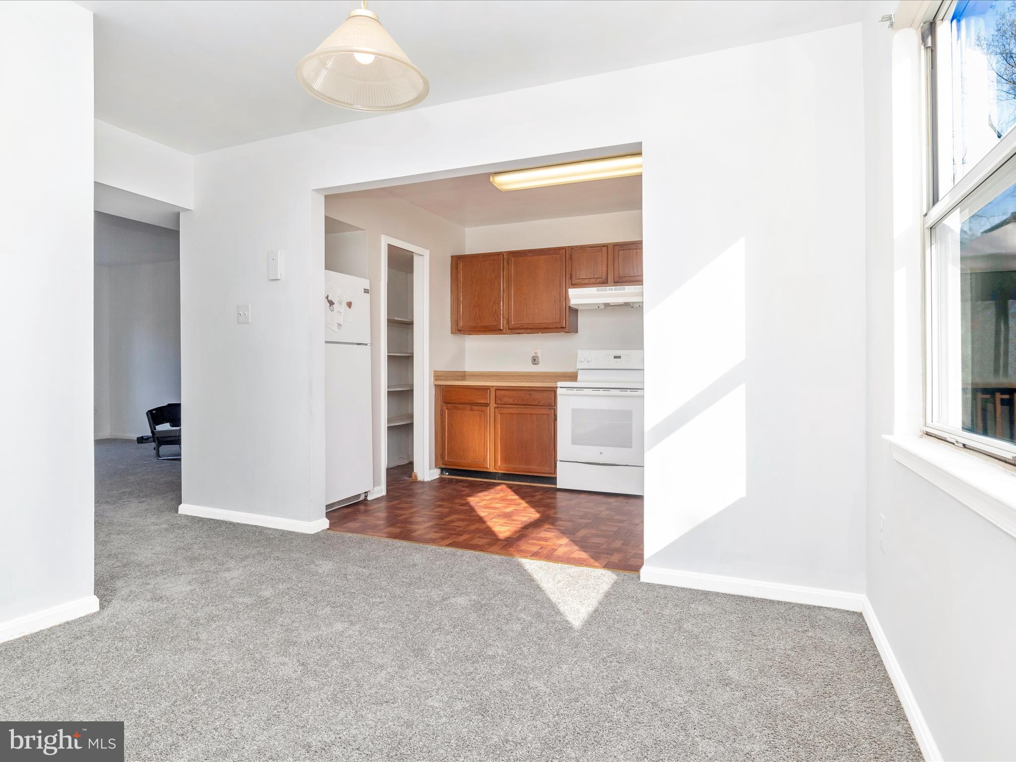 6110 Beacon Hill Pl