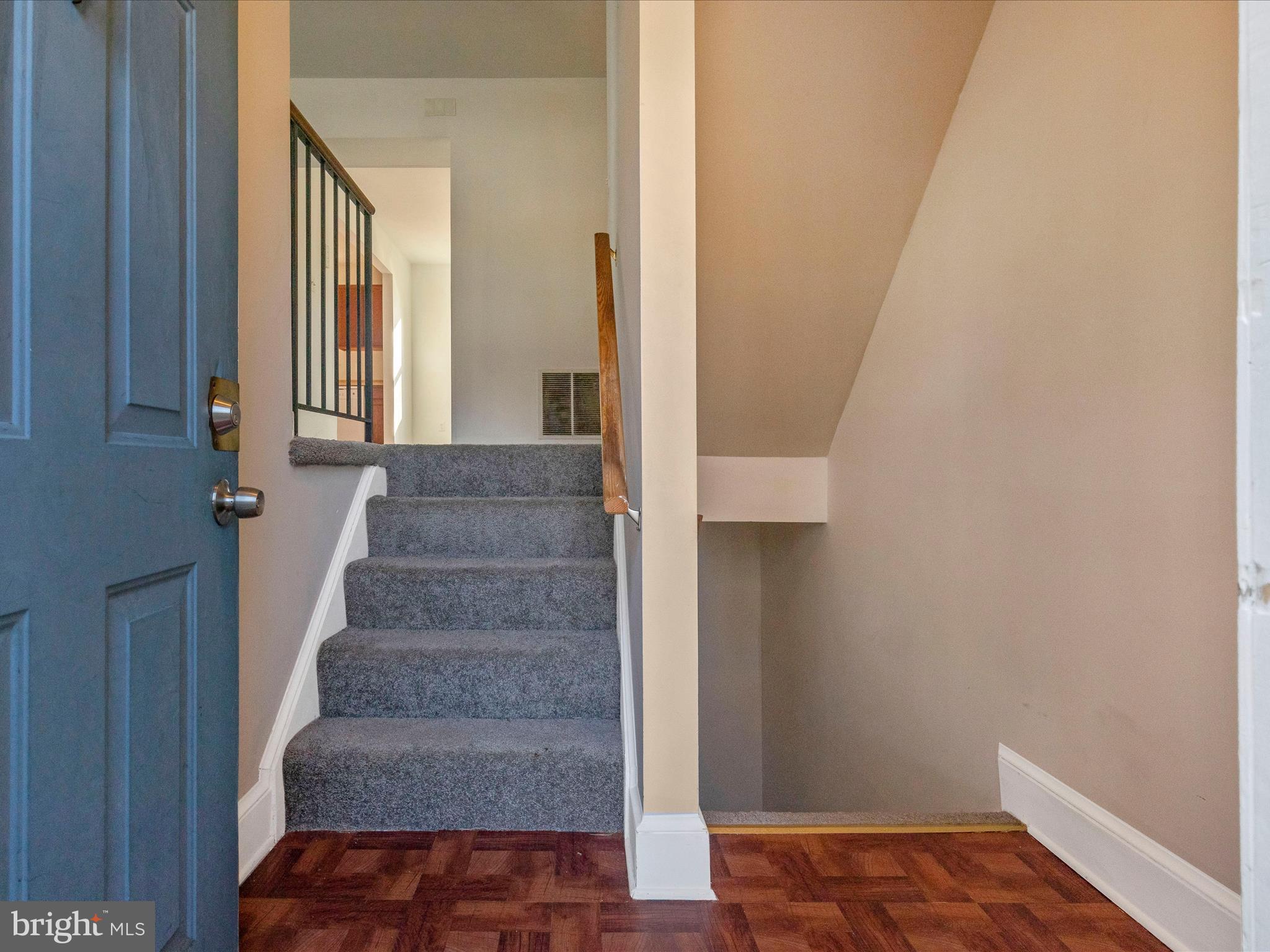 6110 Beacon Hill Pl