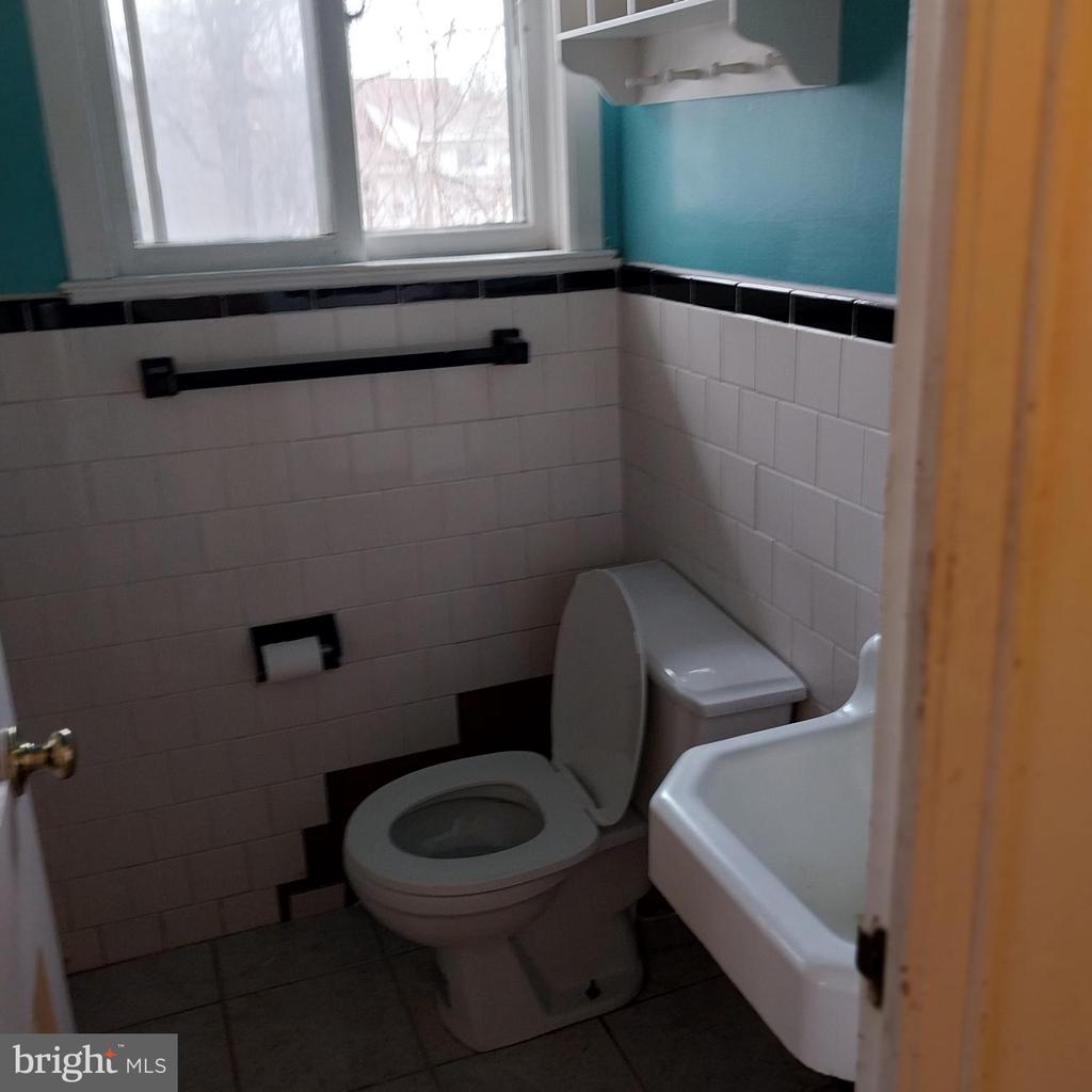 1010 7TH STREET