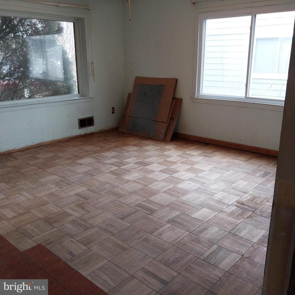 1010 7TH STREET