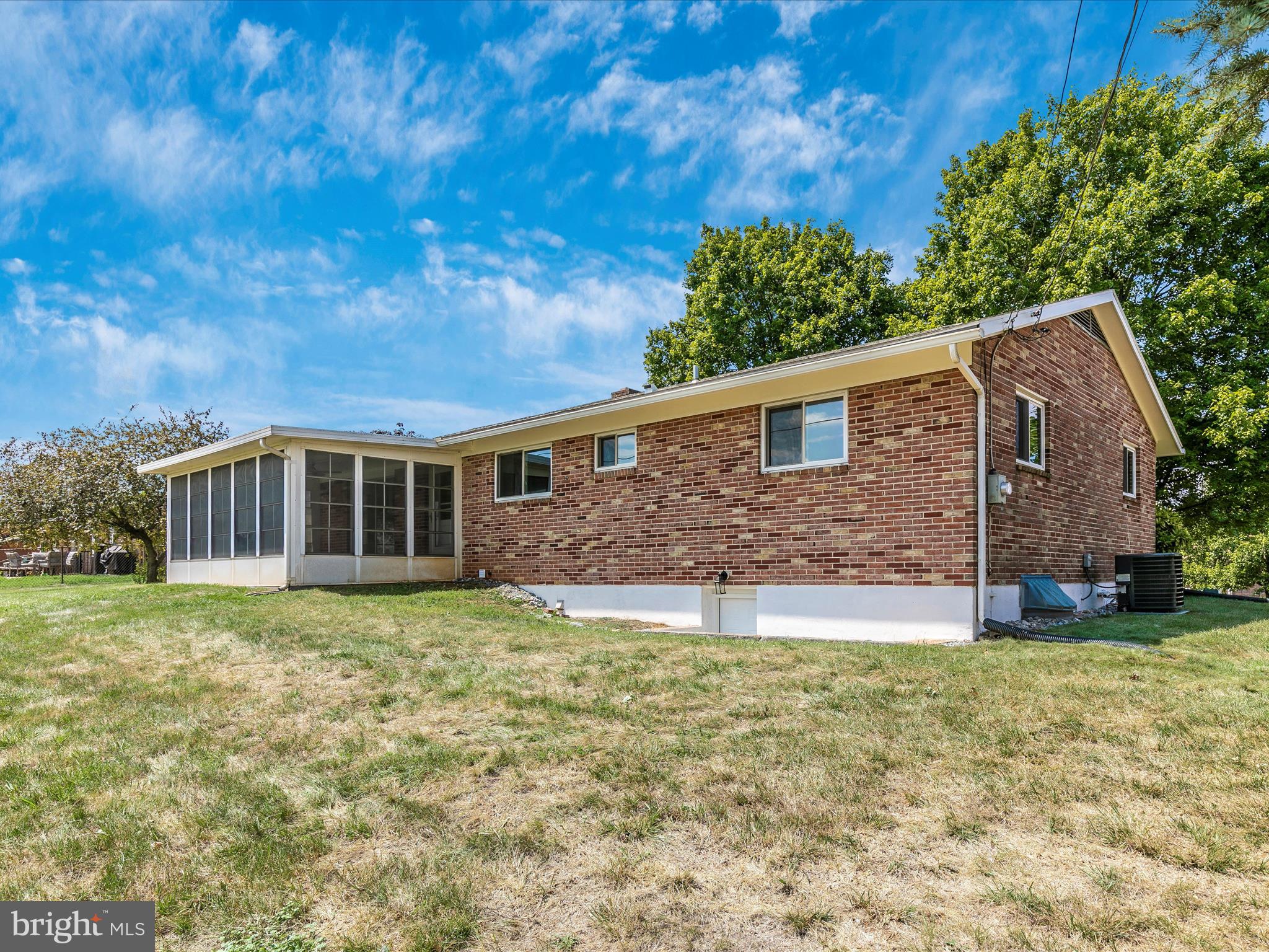 13827 NORTHCREST ROAD