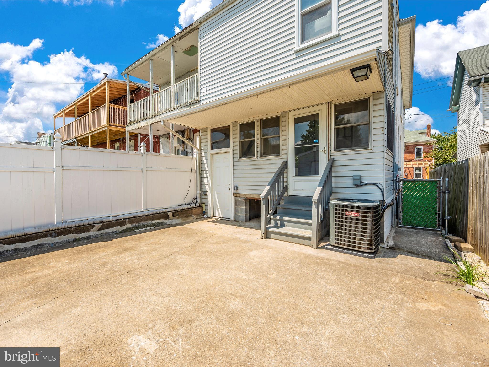 546 N MULBERRY STREET