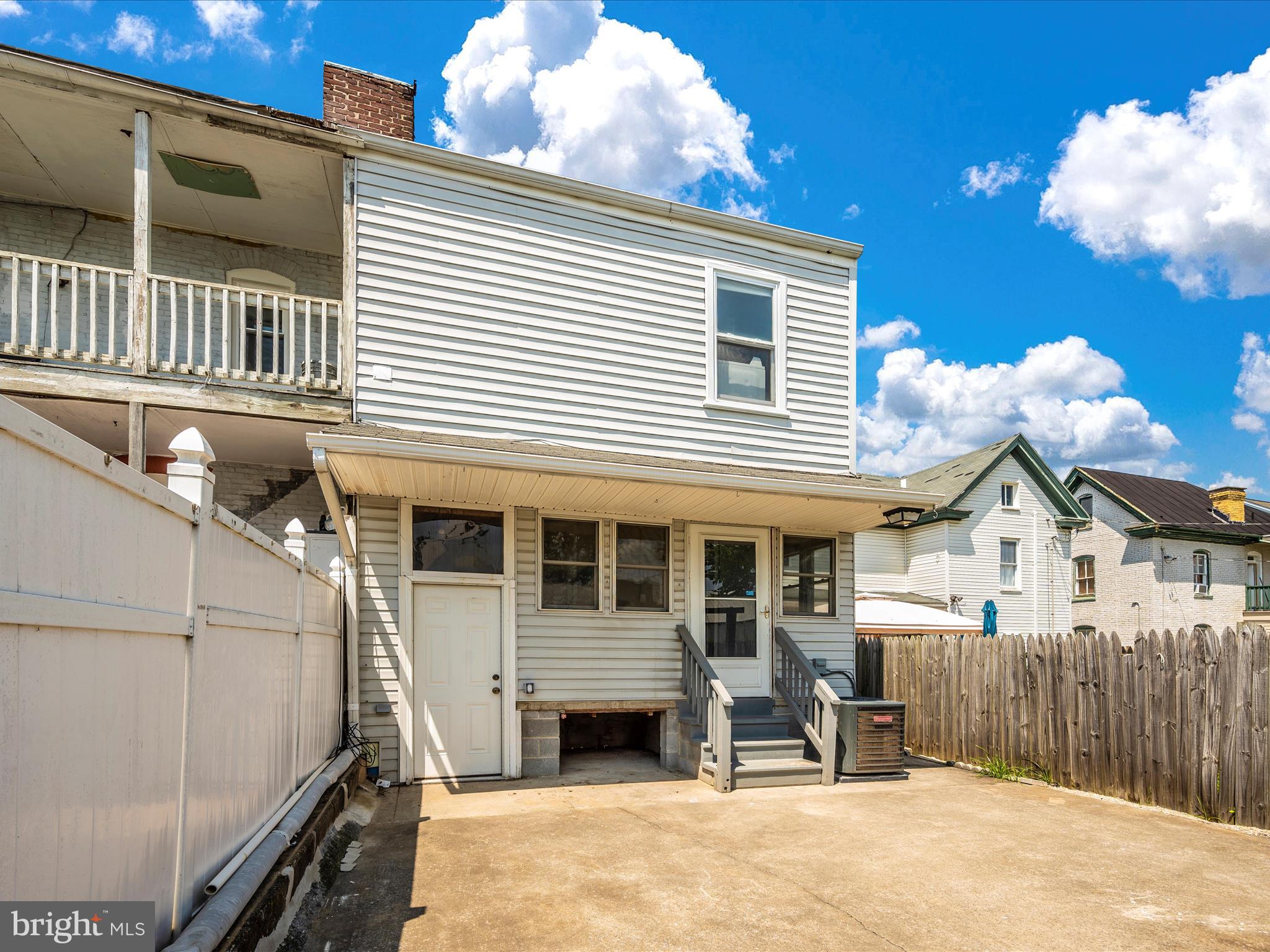 546 N MULBERRY STREET
