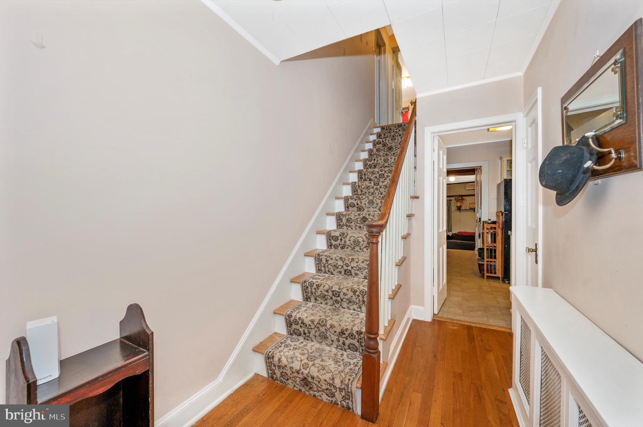 1010 WOODLAND WAY