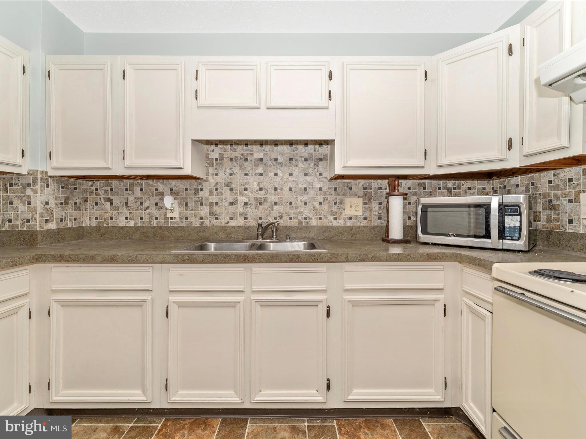 105 VALLEY VIEW COURT