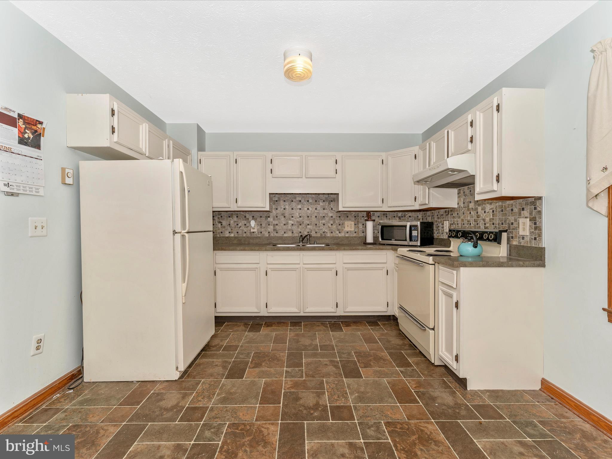 105 VALLEY VIEW COURT