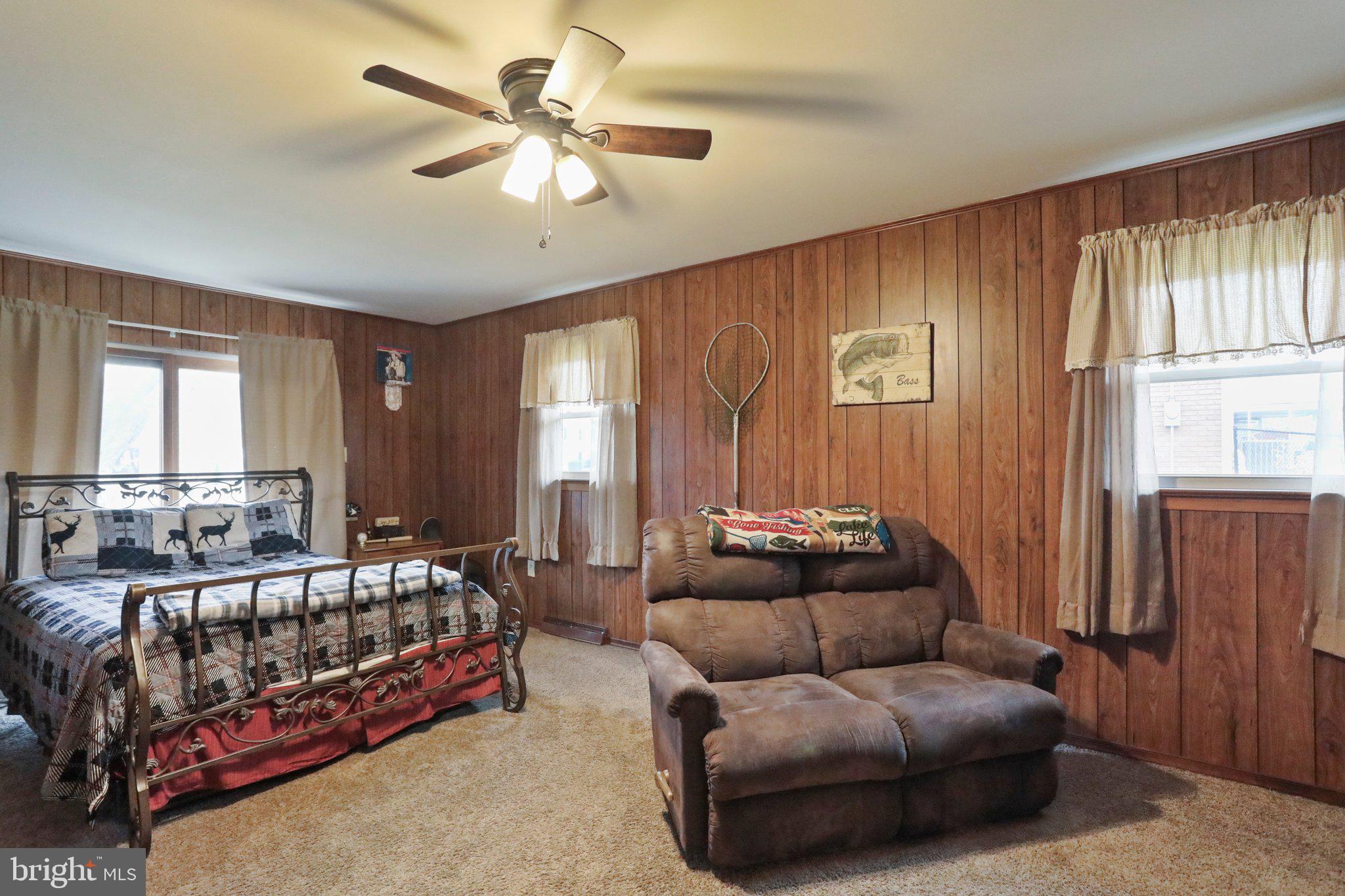 16024 Plumtree Ln
