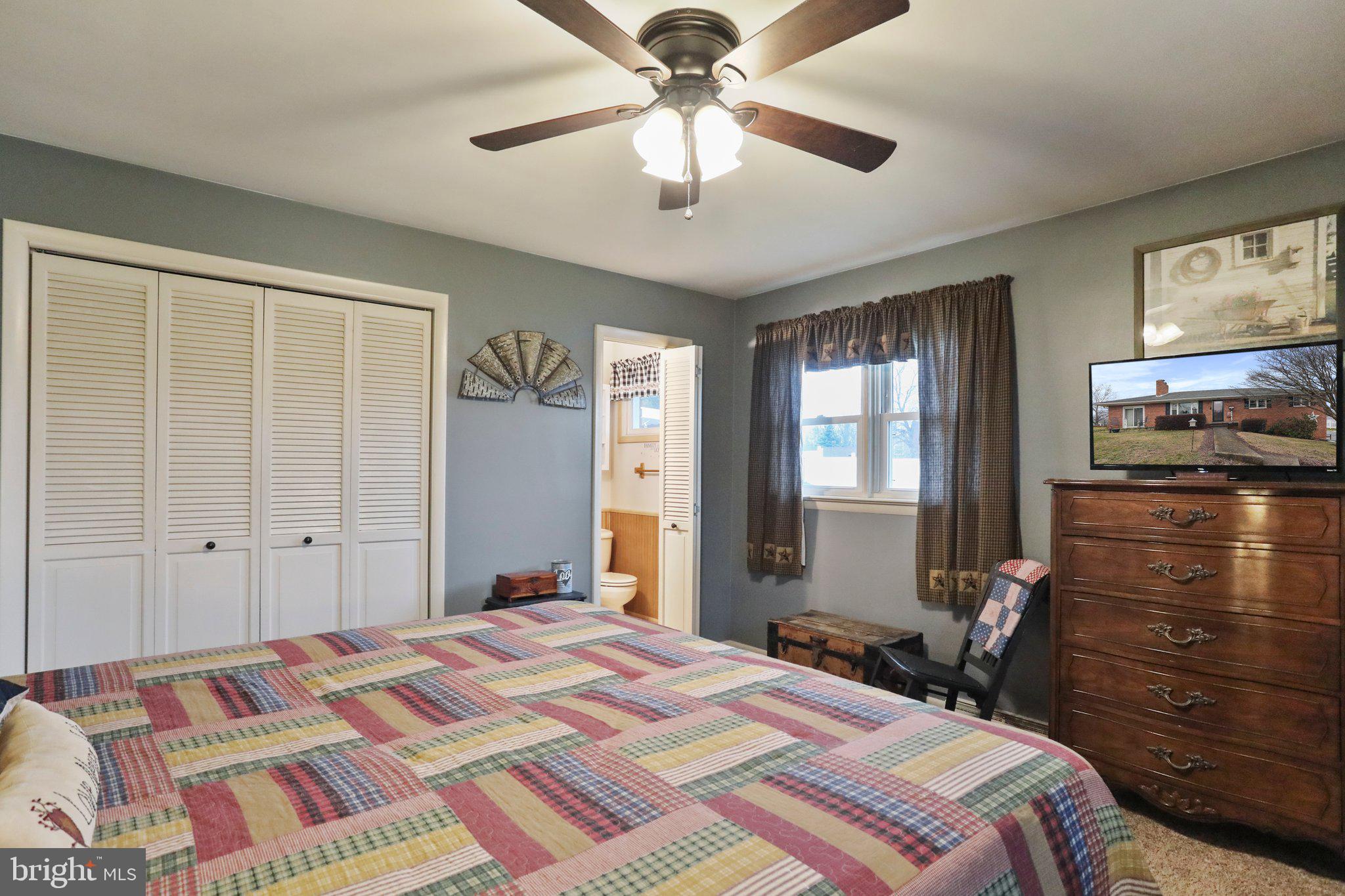 16024 Plumtree Ln