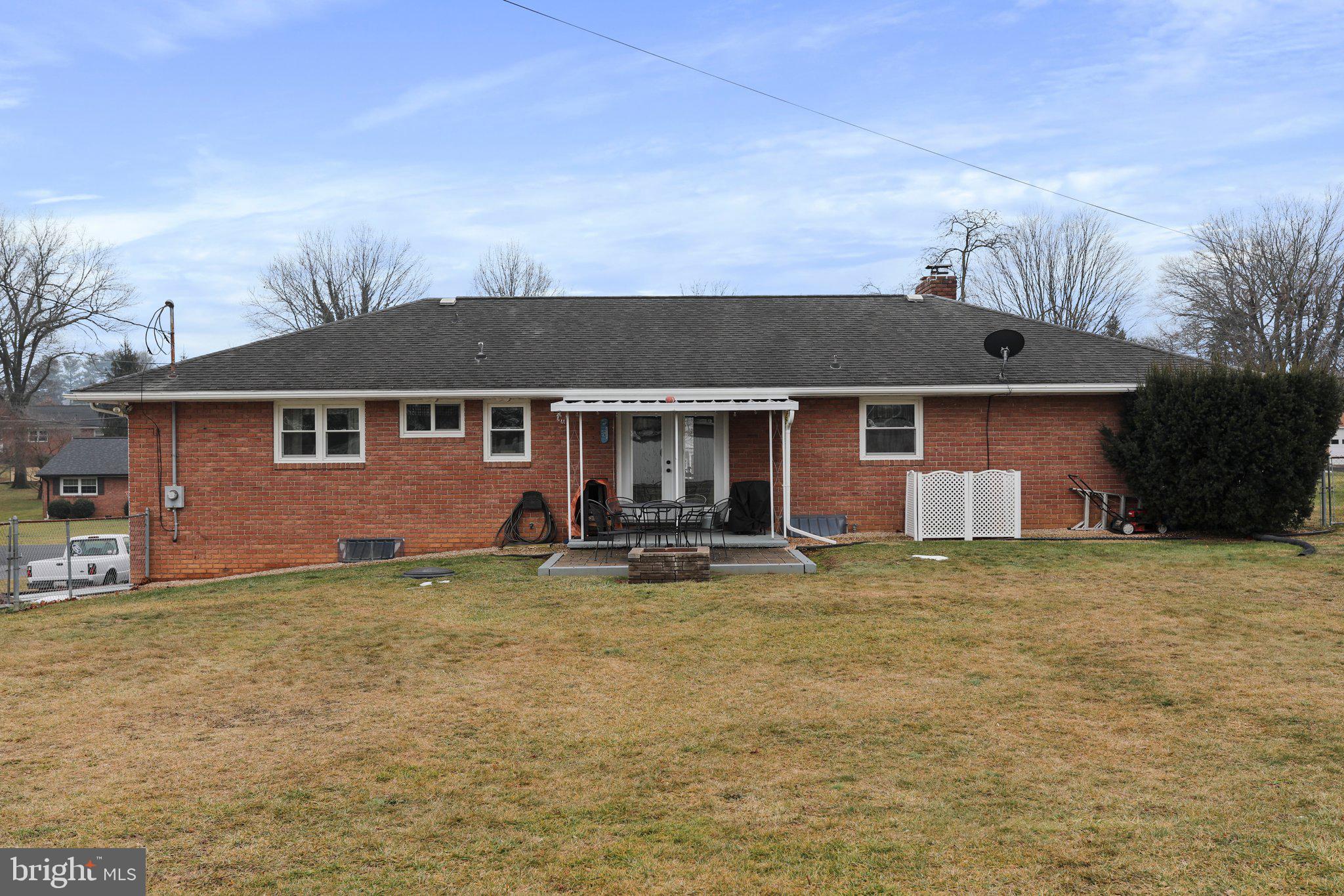16024 Plumtree Ln